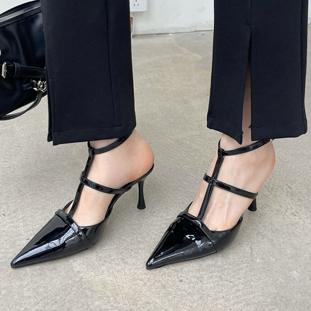 Drama Dealer Pointed Heels